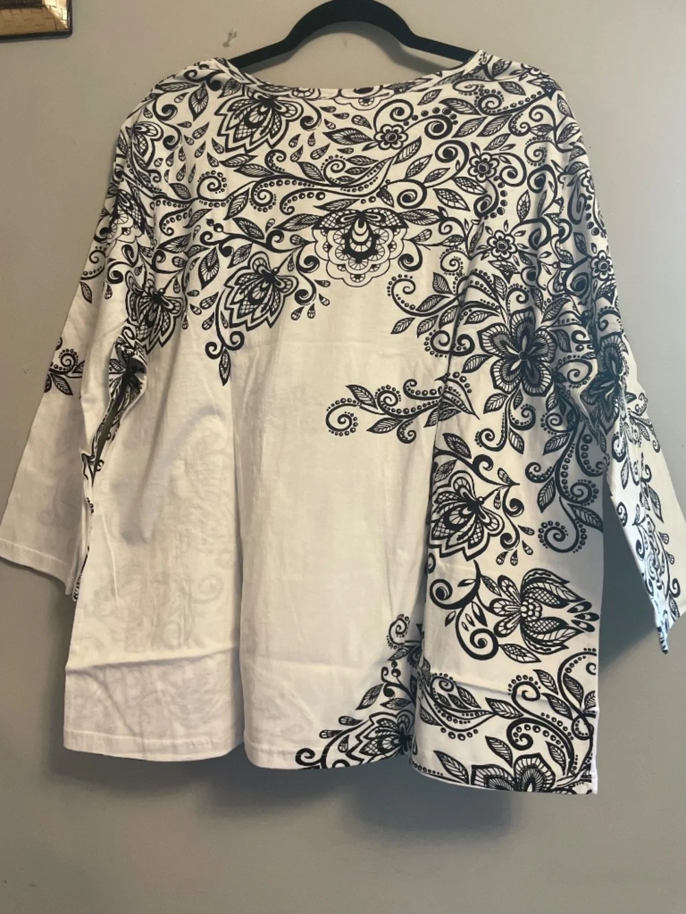 Women’s XL long sleeve shirt, black and white 100% cotton - Picture 2 of 3